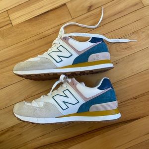 New Balance 574 women’s sneakers. Size 8